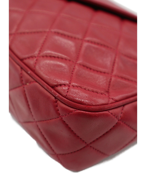 CHANEL（シャネル）CHANEL (シャネル) フラップポケットチェーンショルダーバッグ レッド マトラッセ 0908507の古着・服飾アイテム