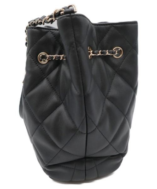 CHANEL（シャネル）CHANEL (シャネル) 巾着チェーンショルダーバッグ ブラック マトラッセ AS1801 29806686の古着・服飾アイテム