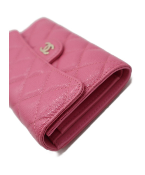 CHANEL（シャネル）CHANEL (シャネル) キャビアスキン3つ折りウォレット ショッキングピンク 29786798の古着・服飾アイテム