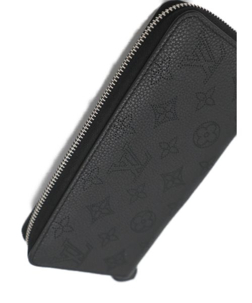 LOUIS VUITTON（ルイ ヴィトン）LOUIS VUITTON (ルイ ヴィトン) ジッピーウォレット ノワール モノグラム・マヒナ M61867 TN4166の古着・服飾アイテム