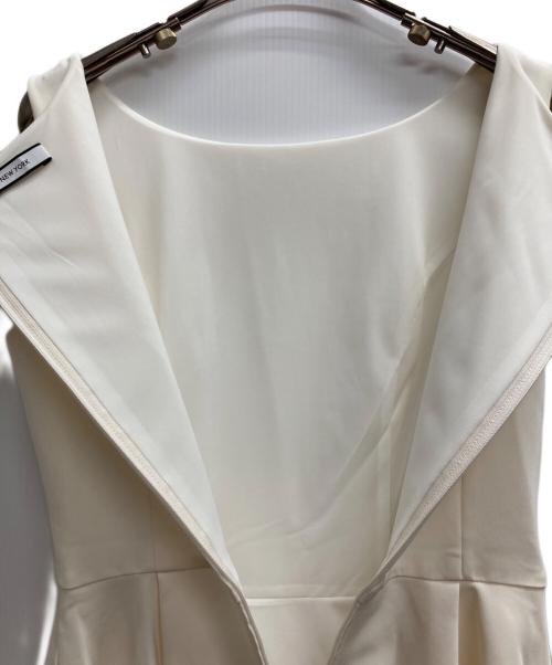 FOXEY NEWYORK（フォクシーニューヨーク）FOXEY NEWYORK (フォクシーニューヨーク) ノースリーブワンピース ホワイト サイズ:38の古着・服飾アイテム