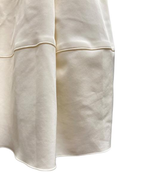 FOXEY NEWYORK（フォクシーニューヨーク）FOXEY NEWYORK (フォクシーニューヨーク) ノースリーブワンピース ホワイト サイズ:38の古着・服飾アイテム