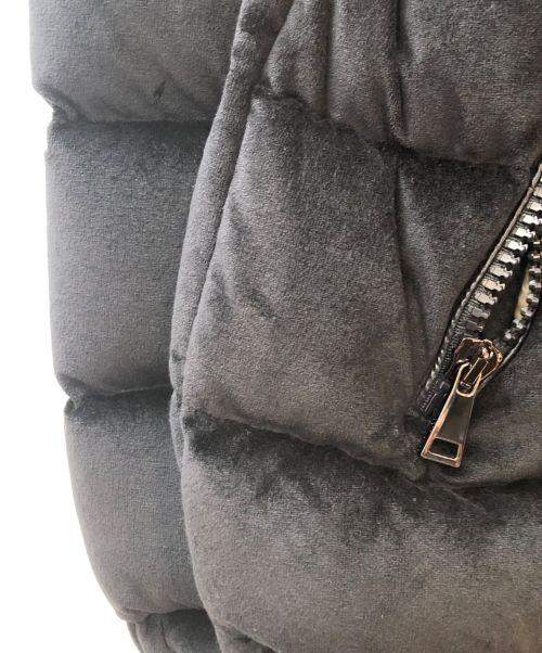 MONCLER（モンクレール）MONCLER (モンクレール) ‘Holostee’ down jacket ネイビーの古着・服飾アイテム