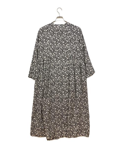 KAGURE（カグレ）kagure (カグレ) モノトーンプリントワンピース ホワイト×ブラックの古着・服飾アイテム