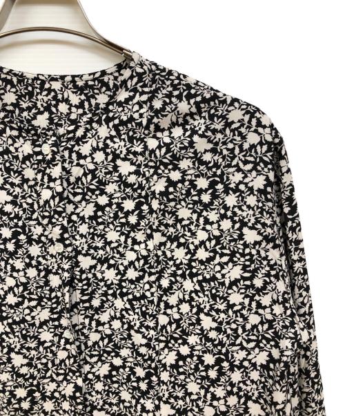 KAGURE（カグレ）kagure (カグレ) モノトーンプリントワンピース ホワイト×ブラックの古着・服飾アイテム