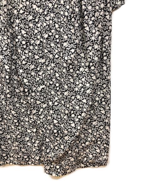 KAGURE（カグレ）kagure (カグレ) モノトーンプリントワンピース ホワイト×ブラックの古着・服飾アイテム