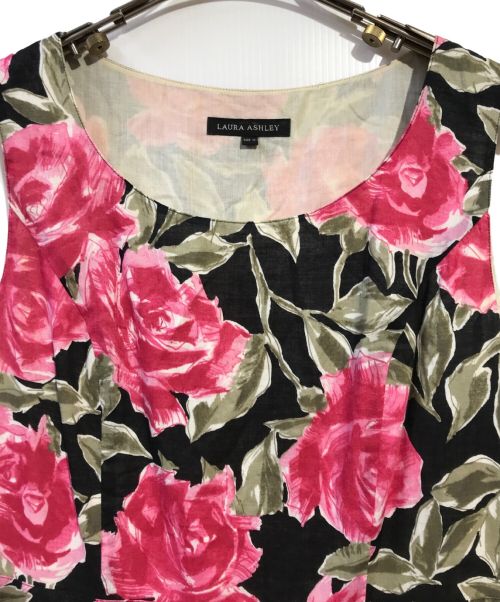 LAURA ASHLEY（ローラ アシュレイ）LAURA ASHLEY (ローラ アシュレイ) ローズプリントノースリーブワンピース ブラック サイズ:11の古着・服飾アイテム