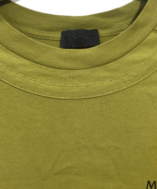 MONCLER（モンクレール）MONCLER (モンクレール) ワッペン付きロゴTシャツ オリーブ サイズ:Mの古着・服飾アイテム
