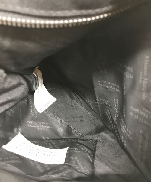 Maison Margiela 11（メゾンマルジェラ 11）Maison Margiela 11 (メゾンマルジェラ11) 1CONメッセンジャーバッグ ブラックの古着・服飾アイテム