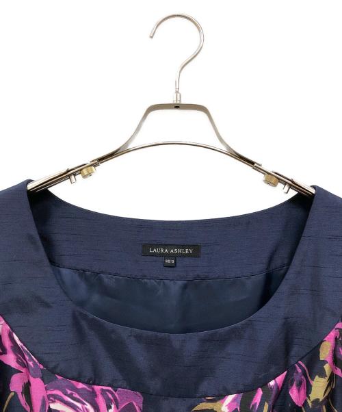 LAURA ASHLEY（ローラ アシュレイ）LAURA ASHLEY (ローラ アシュレイ) ノースリーブワンピース ネイビー サイズ:サイズ13の古着・服飾アイテム