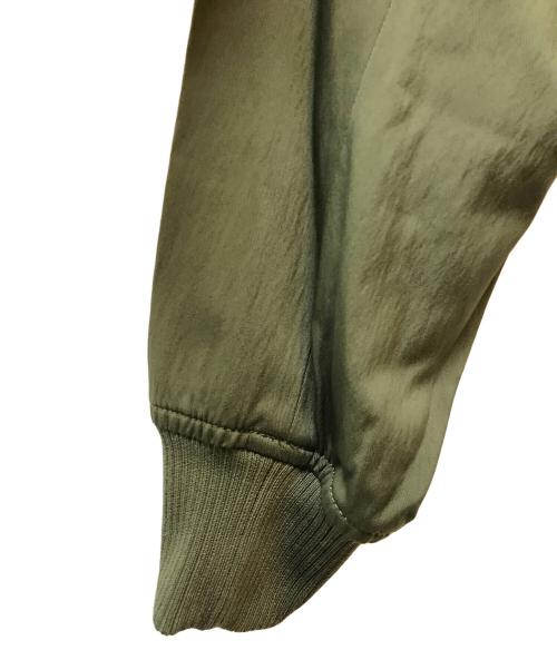 23区（ニジュウサンク）23区 (ニジュウサンク) キュプラナイロンストレッチ MA-1 ブルゾン カーキ サイズ:Mの古着・服飾アイテム