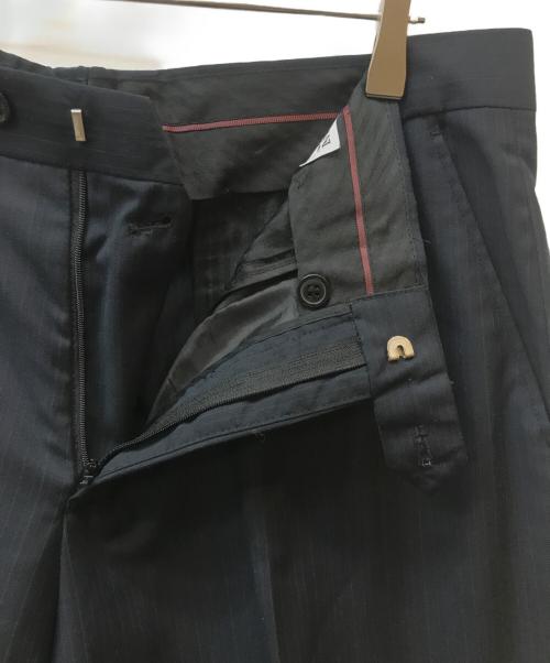 ARMANI COLLEZIONI（アルマーニ コレツィオーニ）ARMANI COLLEZIONI (アルマーニ コレツィオーニ) 2Bストライプセットアップスーツ ネイビー サイズ:50の古着・服飾アイテム