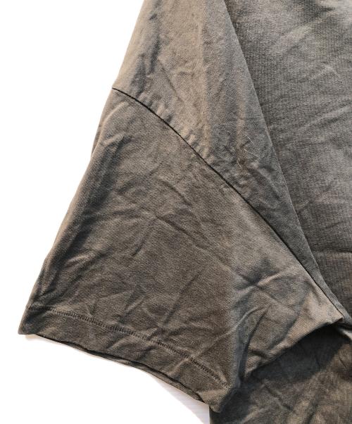 FOG ESSENTIALS（フィアオブゴッド エッセンシャル）FOG ESSENTIALS (フィアオブゴッド エッセンシャル) VネックTシャツ オリーブ サイズ:Mの古着・服飾アイテム