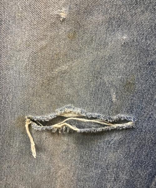 LEVI'S（リーバイス）LEVI'S (リーバイス) ダメージ加工デニムパンツ インディゴ サイズ:記載なしの古着・服飾アイテム