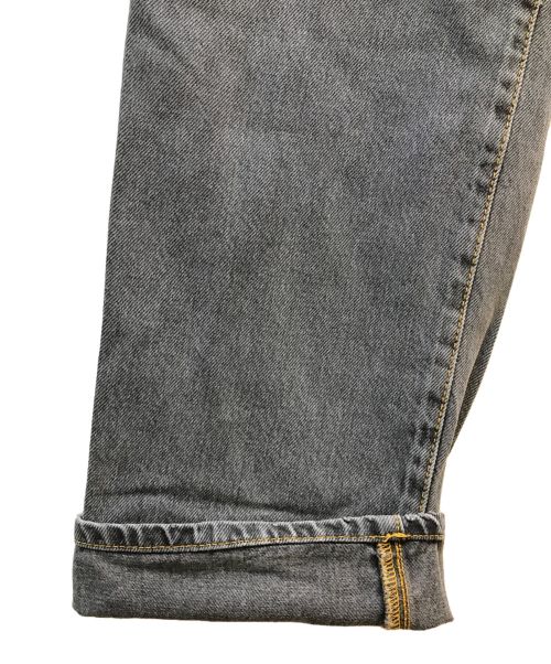 GUCCI（グッチ）GUCCI (グッチ) Relaxed style oversized design is the main element of this jeans グレー サイズ:W26の古着・服飾アイテム