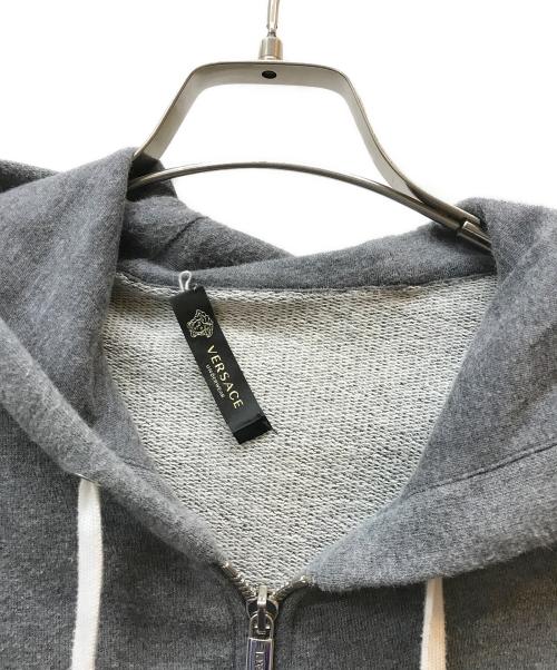VERSACE（ヴェルサーチェ）VERSACE (ヴェルサーチェ) ジップパーカー グレー サイズ:３の古着・服飾アイテム