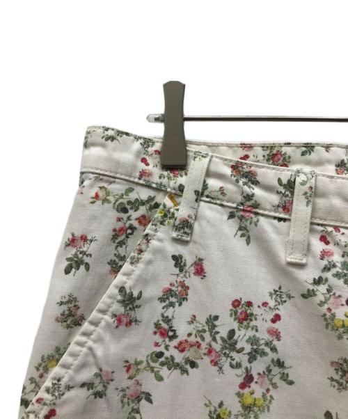 Vivienne Westwood ANGLOMANIA（ヴィヴィアンウエストウッドアングロマニア）Vivienne Westwood ANGLOMANIA (ヴィヴィアンウエストウッドアングロマニア) LEE (リー) フラワープリントトラウザーパンツ ホワイト サイズ:SIZE 81cm (W32)の古着・服飾アイテム