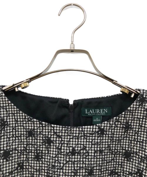 LAUREN RALPH LAUREN（ローレンラルフローレン）LAUREN RALPH LAUREN (ローレンラルフローレン) モノトーンフラワープリントワンピース ブラック サイズ:SIZE 2の古着・服飾アイテム