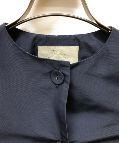 CHESTY（チェスティ）CHESTY (チェスティ) フラワープリーツコートワンピース ネイビー サイズ:Ｓの古着・服飾アイテム