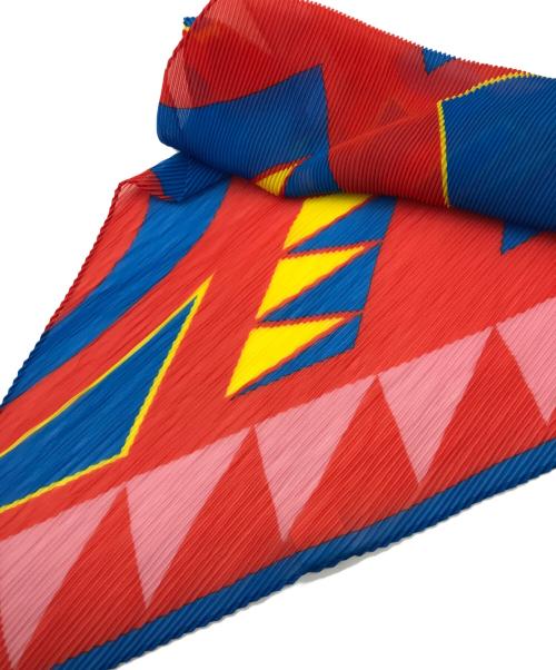 ISSEY MIYAKE me（イッセイ ミヤケ ミー）ISSEY MIYAKE ME (イッセイ ミヤケ ミー) プリーツスカーフ レッドの古着・服飾アイテム