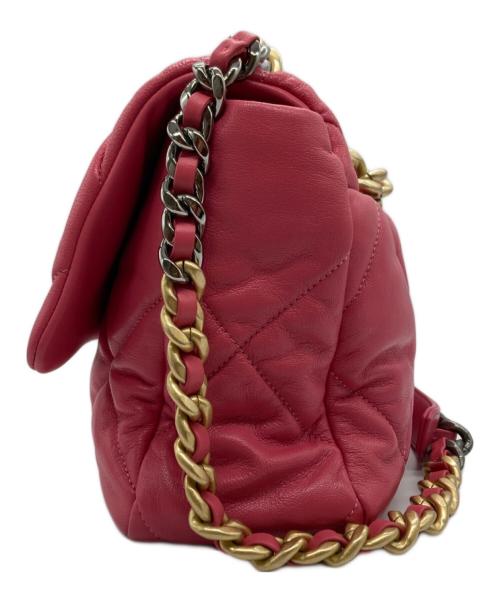 CHANEL（シャネル）CHANEL (シャネル) 19ディズヌフマトラッセショルダーバッグ ピンクの古着・服飾アイテム