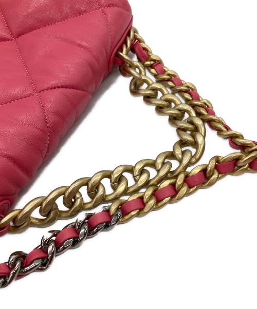 CHANEL（シャネル）CHANEL (シャネル) 19ディズヌフマトラッセショルダーバッグ ピンクの古着・服飾アイテム
