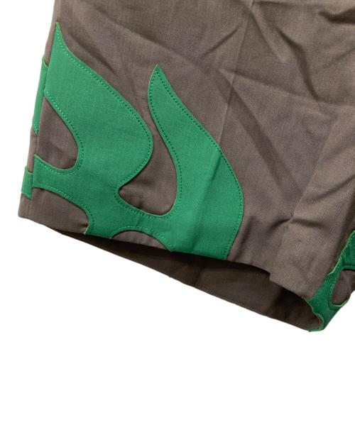 sacai（サカイ）sacai (サカイ) Floral Embroidered Patch Suiting Shorts グレー×グリーン サイズ:SIZE 1の古着・服飾アイテム