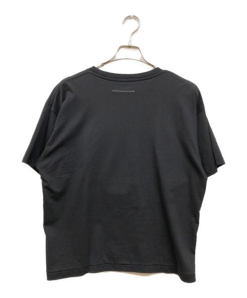 MM6 Maison Margiela（エムエムシックスメゾンマルジェラ）MM6 Maison Margiela (エムエムシックスメゾンマルジェラ) エンボスロゴカットソー ブラック サイズ:SIZE 14の古着・服飾アイテム