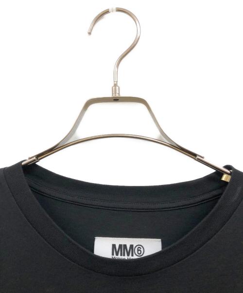 MM6 Maison Margiela（エムエムシックスメゾンマルジェラ）MM6 Maison Margiela (エムエムシックスメゾンマルジェラ) エンボスロゴカットソー ブラック サイズ:SIZE 14の古着・服飾アイテム