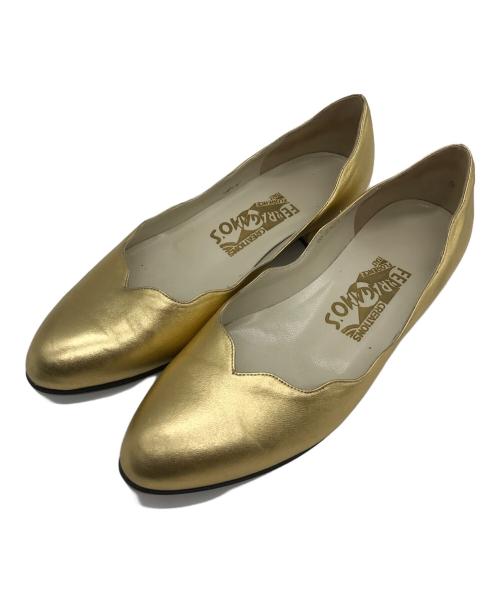 Salvatore Ferragamo（サルヴァトーレ フェラガモ）Salvatore Ferragamo (サルヴァトーレ フェラガモ) フラットパンプス ゴールド サイズ:Mの古着・服飾アイテム