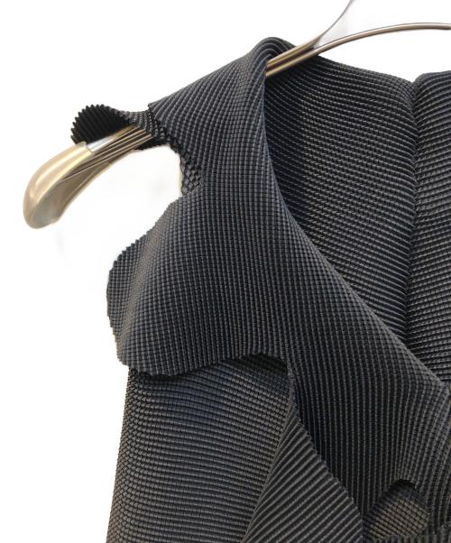 me ISSEY MIYAKE（ミーイッセイ ミヤケ）me ISSEY MIYAKE (ミーイッセイ ミヤケ) プリーツカットソー ブラック サイズ:記載なしの古着・服飾アイテム