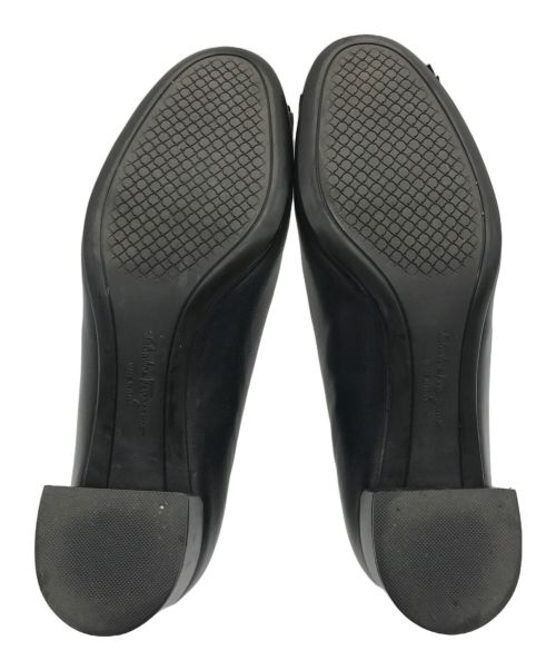 Salvatore Ferragamo（サルヴァトーレ フェラガモ）Salvatore Ferragamo (サルヴァトーレ フェラガモ) 装飾リボンパンプス ブラック サイズ:40の古着・服飾アイテム