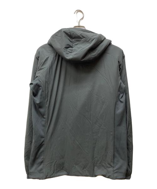 ARC'TERYX（アークテリクス）ARC'TERYX (アークテリクス) ATOM LT HOODY グレー サイズ:Mの古着・服飾アイテム