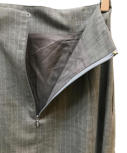 AKIKOAOKI（アキコアオキ）akikoaoki (アキコアオキ) ピンストライプハイウエス卜フレアスカート グレー サイズ:FREEの古着・服飾アイテム