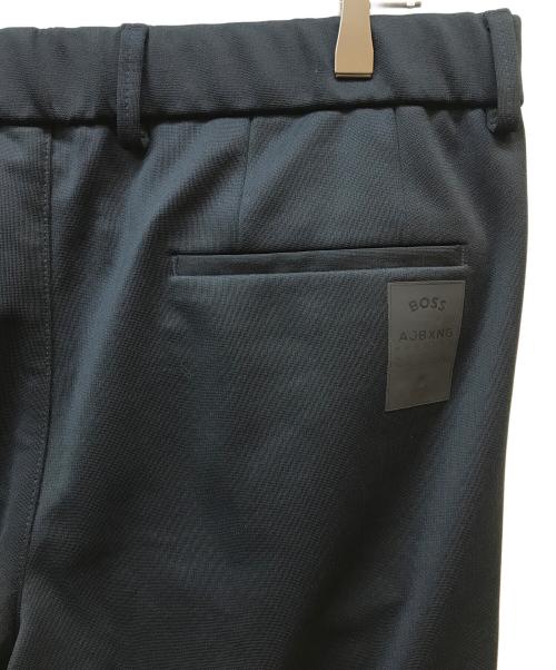 BOSS（ボス）BOSS (ボス) AJBXNG 2タックテーパードトラウザー ネイビー サイズ:52 未使用品の古着・服飾アイテム