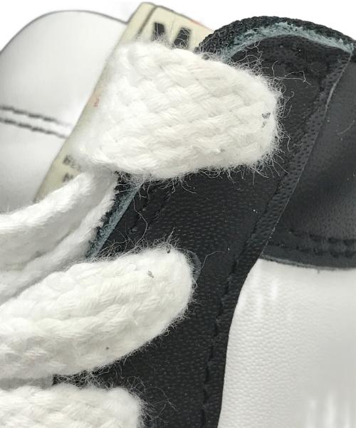 Maison MIHARA YASUHIRO（メゾン ミハラ ヤスヒロ）Maison MIHARA YASUHIRO (メゾン ミハラ ヤスヒロ) WAYNE LOW ブラック×ホワイト サイズ:不明の古着・服飾アイテム