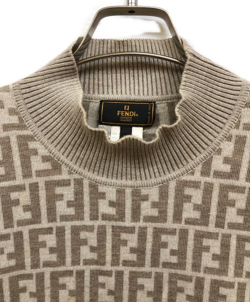 FENDI（フェンディ）FENDI (フェンディ) VIRGIN WOOL ズッカ柄モックネックニット ベージュ サイズ:52の古着・服飾アイテム