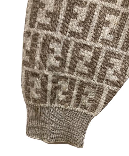 FENDI（フェンディ）FENDI (フェンディ) VIRGIN WOOL ズッカ柄モックネックニット ベージュ サイズ:52の古着・服飾アイテム
