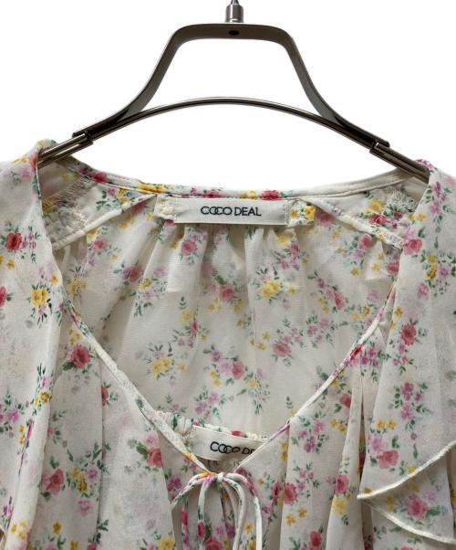 COCODEAL（ココディール）COCODEAL (ココディール) フラワープリントフリルカーディガン×シャーリングキャミソール ベージュ サイズ:SIZE 2の古着・服飾アイテム