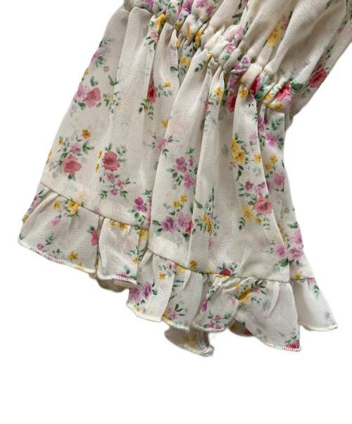 COCODEAL（ココディール）COCODEAL (ココディール) フラワープリントフリルカーディガン×シャーリングキャミソール ベージュ サイズ:SIZE 2の古着・服飾アイテム