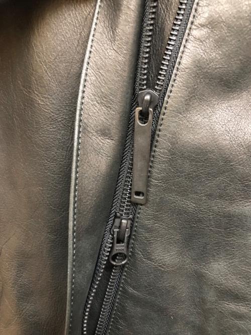 PATRICK STEPHAN（パトリックステファン）PATRICK STEPHAN (パトリックステファン) ストラップ付ライダースジャケット ブラック サイズ:36の古着・服飾アイテム