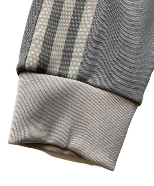 adidas Originals（アディダスオリジナル）adidas Originals (アディダスオリジナル) 25SS アディカラー クラシック トラックトップ カラー：Grey Three/Grey  サイズ:Lの古着・服飾アイテム