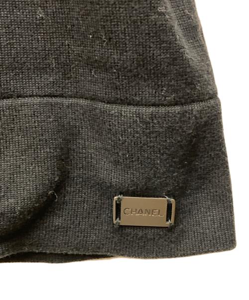 CHANEL（シャネル）CHANEL (シャネル) ロゴプレートハイネックTシャツ ブラック サイズ:46の古着・服飾アイテム