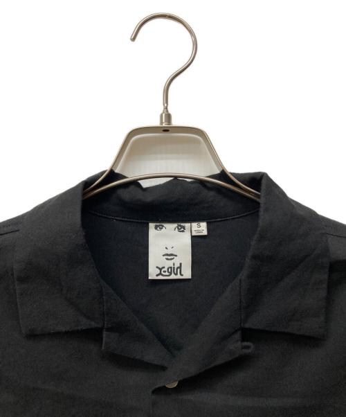 X-GIRL（エックスガール）X-girl (エックスガール) WORLD LOGO OPEN COLLAR CROPPED SHIRT ブラック サイズ:Sの古着・服飾アイテム