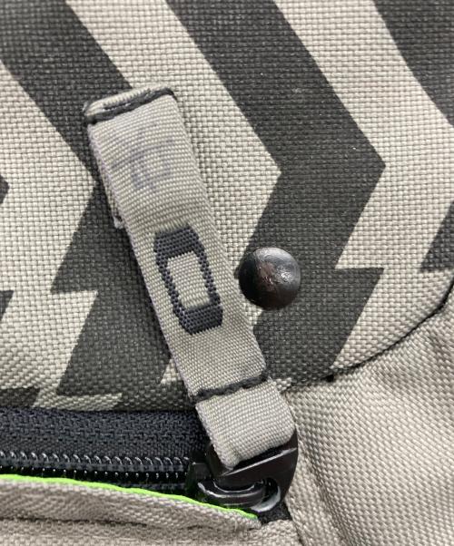 OAKLEY（オークリー）OAKLEY (オークリー) オールドバックパック カーキの古着・服飾アイテム