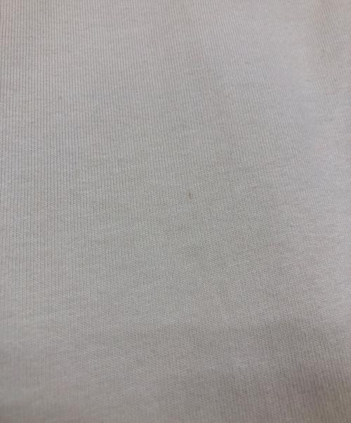 KITH（キス）KITH (キス) カットオフロゴプリントTシャツ アイボリー サイズ:Mの古着・服飾アイテム