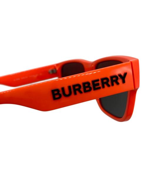 BURBERRY LONDON ENGLAND（バーバリー ロンドン イングランド）BURBERRY LONDON ENGLAND (バーバリー ロンドン イングランド) ネオンカラー ロゴサングラス オレンジ サイズ:57□18 145の古着・服飾アイテム