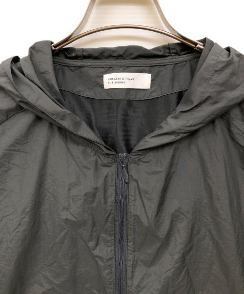 KURASSHI&TRIPS PUBLISHING（-）KURASSHI&TRIPS PUBLISHING (-) 軽やかUVカットパーカー グレー サイズ:FREEの古着・服飾アイテム