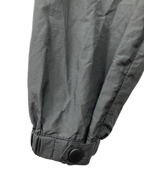 KURASSHI&TRIPS PUBLISHING（-）KURASSHI&TRIPS PUBLISHING (-) 軽やかUVカットパーカー グレー サイズ:FREEの古着・服飾アイテム