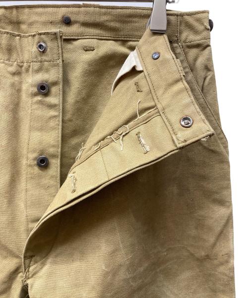 Hirsch weis（ハーシュワイス）hirsch weis (ハーシュワイス) 黒刺繍タグ ダックパンツ ベージュ サイズ:記載なしの古着・服飾アイテム